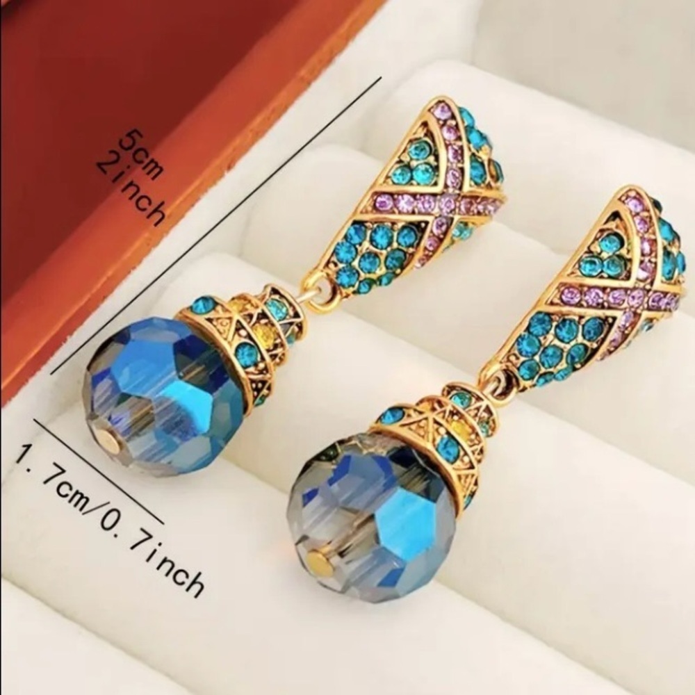 ✨Betsey Johnson Lorel Blue Rhinestone Earrings - Picture 3 of 6